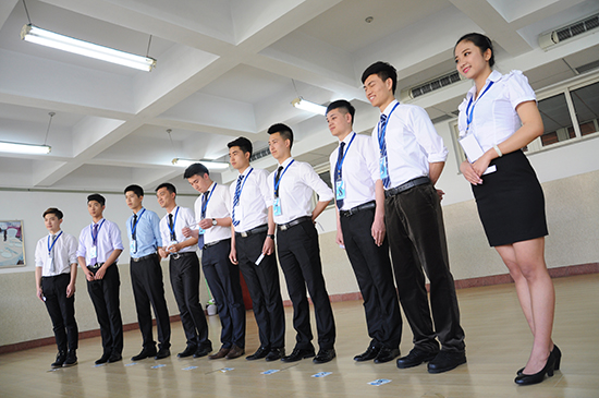 民航服務禮儀 禮儀服務中的專業(yè)與溫情